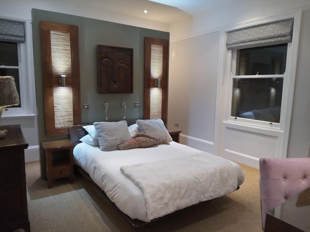 Beaumont House 4* Cheltenham